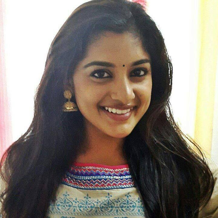 UNSEEN Private Pics of Niveda Thomas