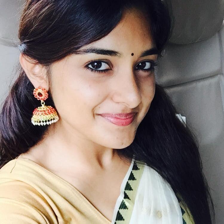 UNSEEN Private Pics of Niveda Thomas