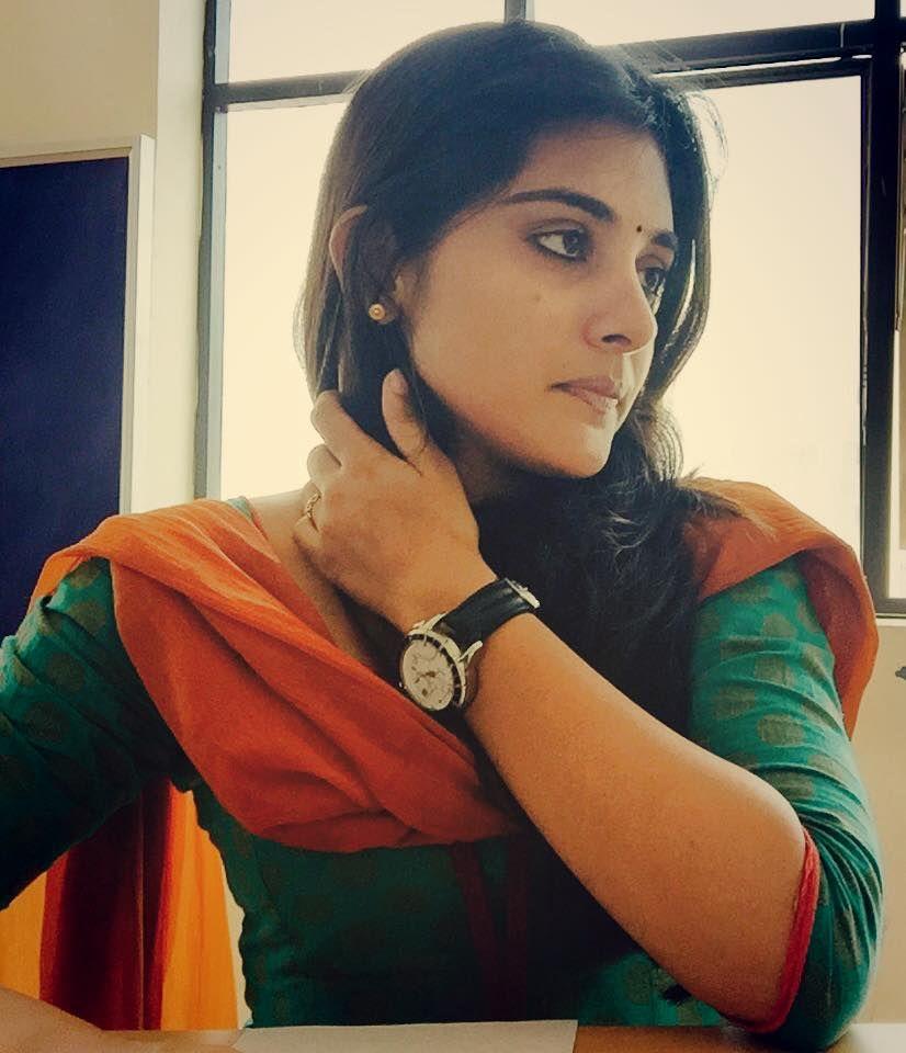 UNSEEN Private Pics of Niveda Thomas