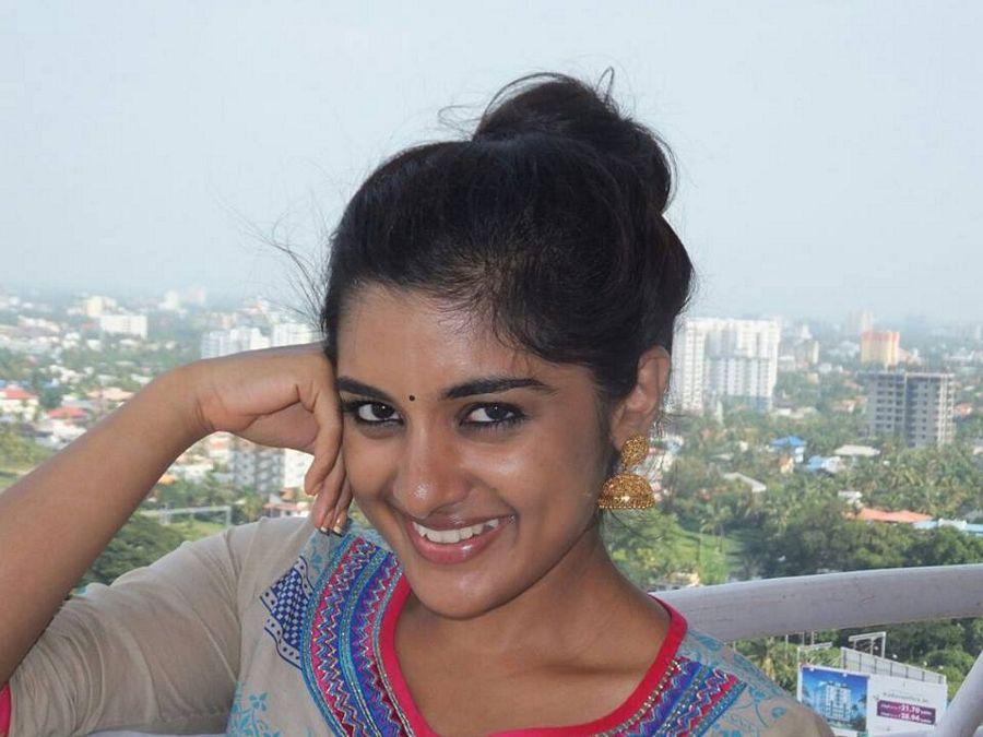 UNSEEN Private Pics of Niveda Thomas