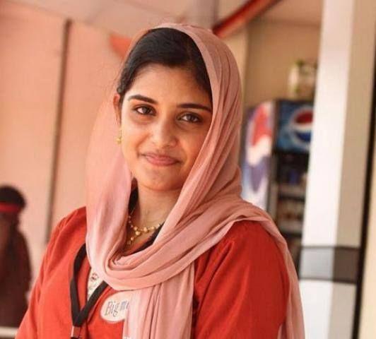 UNSEEN Private Pics of Niveda Thomas