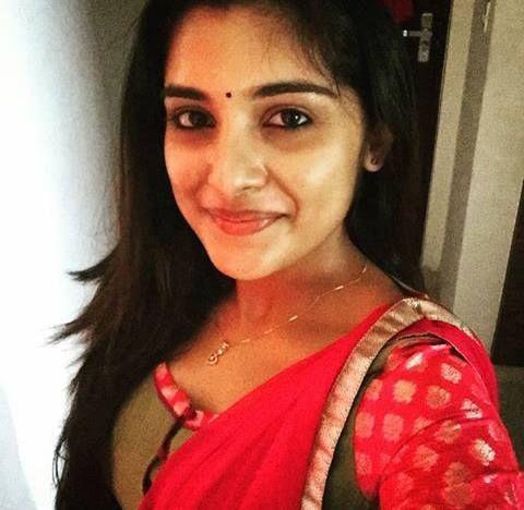 UNSEEN Private Pics of Niveda Thomas