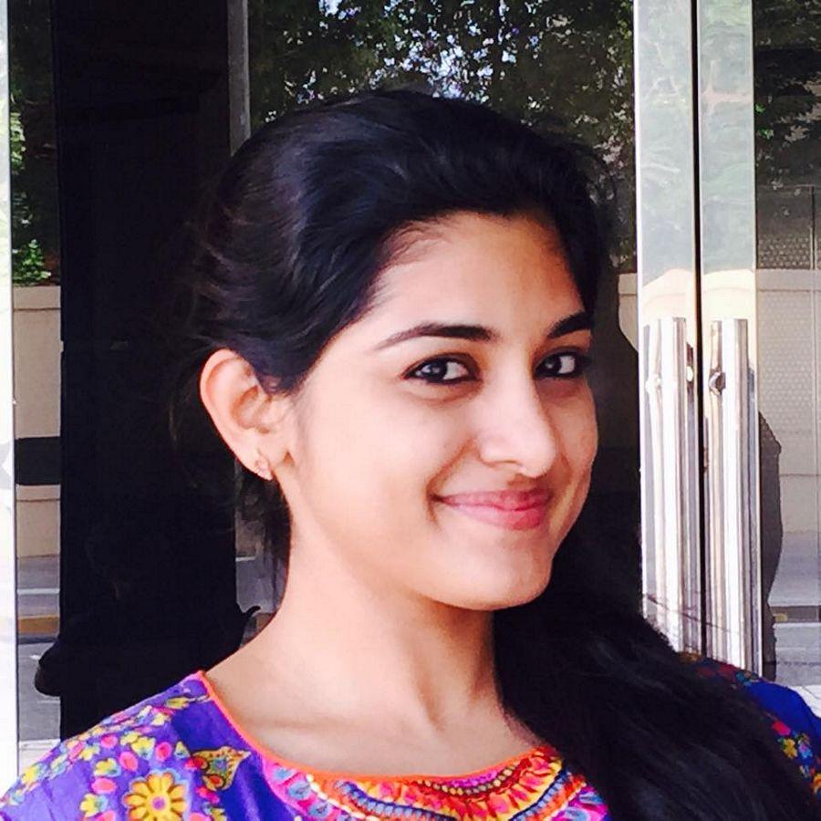 UNSEEN Private Pics of Niveda Thomas