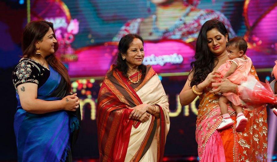 Udaya Bhanu Exclusive Photos At Apsara Awards