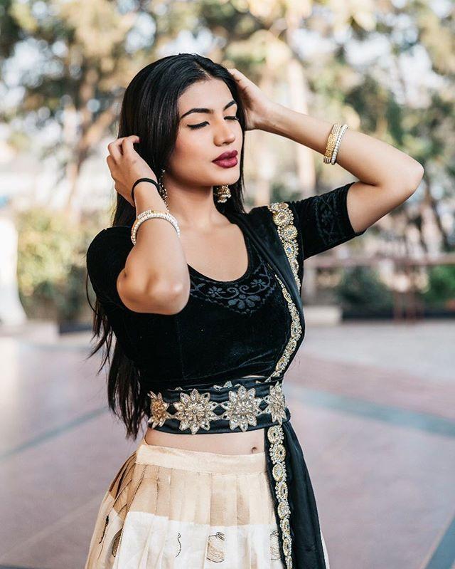 Urvi Shetty Latest Hot & Spicy Photoshoot Stills