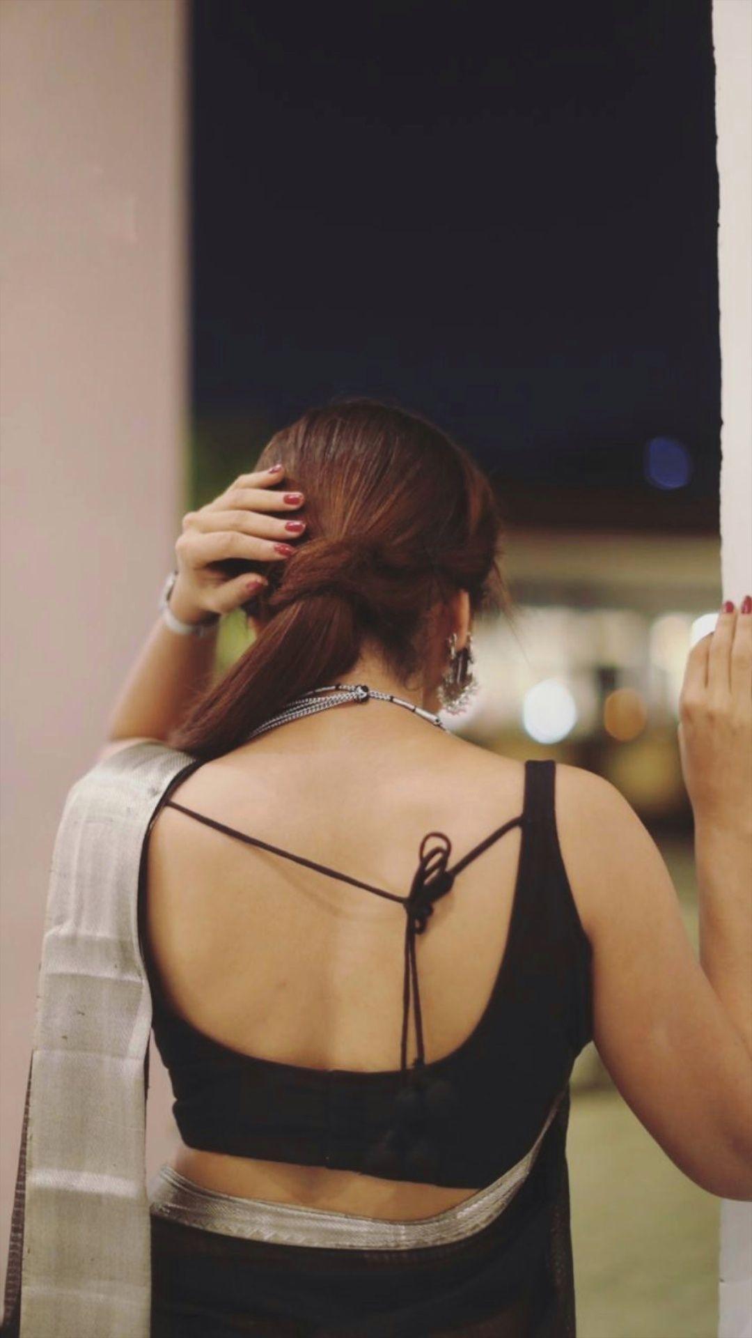 VJ Ramya Subramaniam Saree Clicks