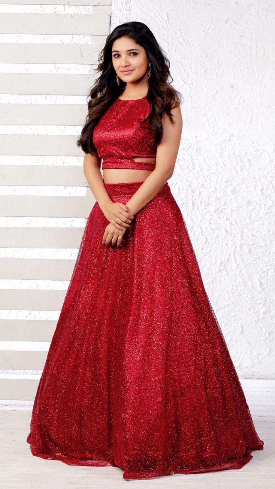 Vani Bhojan Latest Red Images