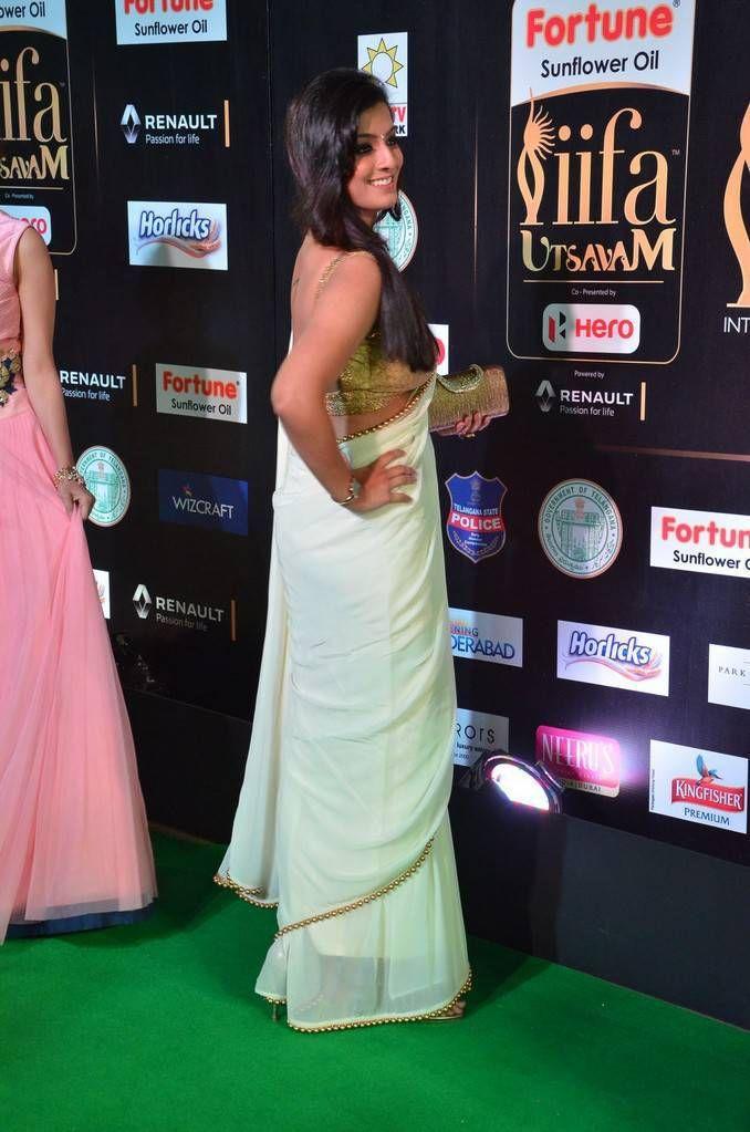 Varalaxmi Sarathkumar Stills At IIFA Utsavam Awards 2017