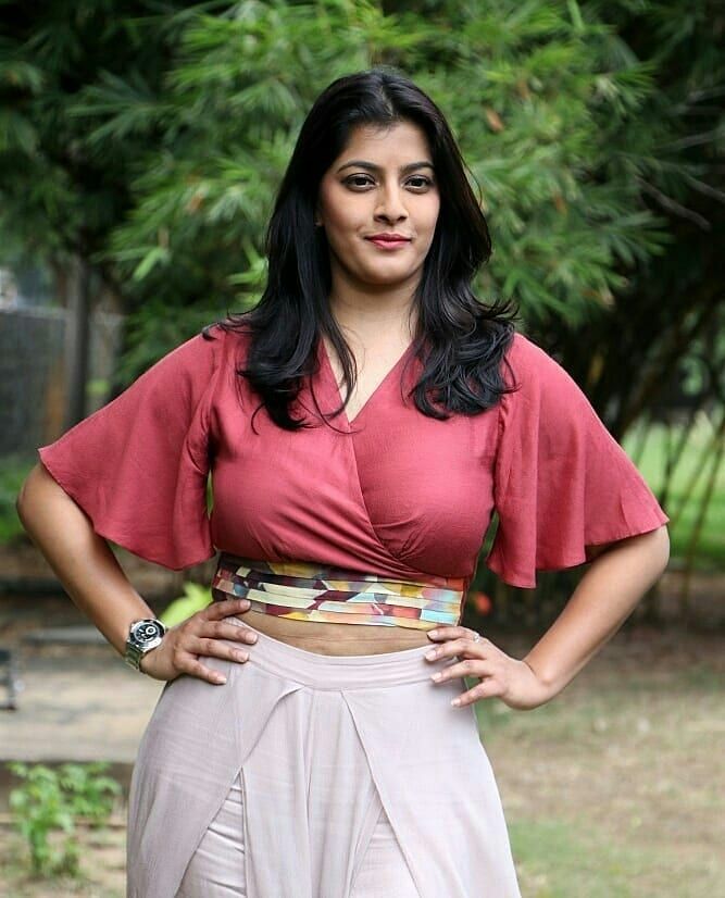 Varalaxmi Sarathkumar at Neeyaa 2 Press Meet