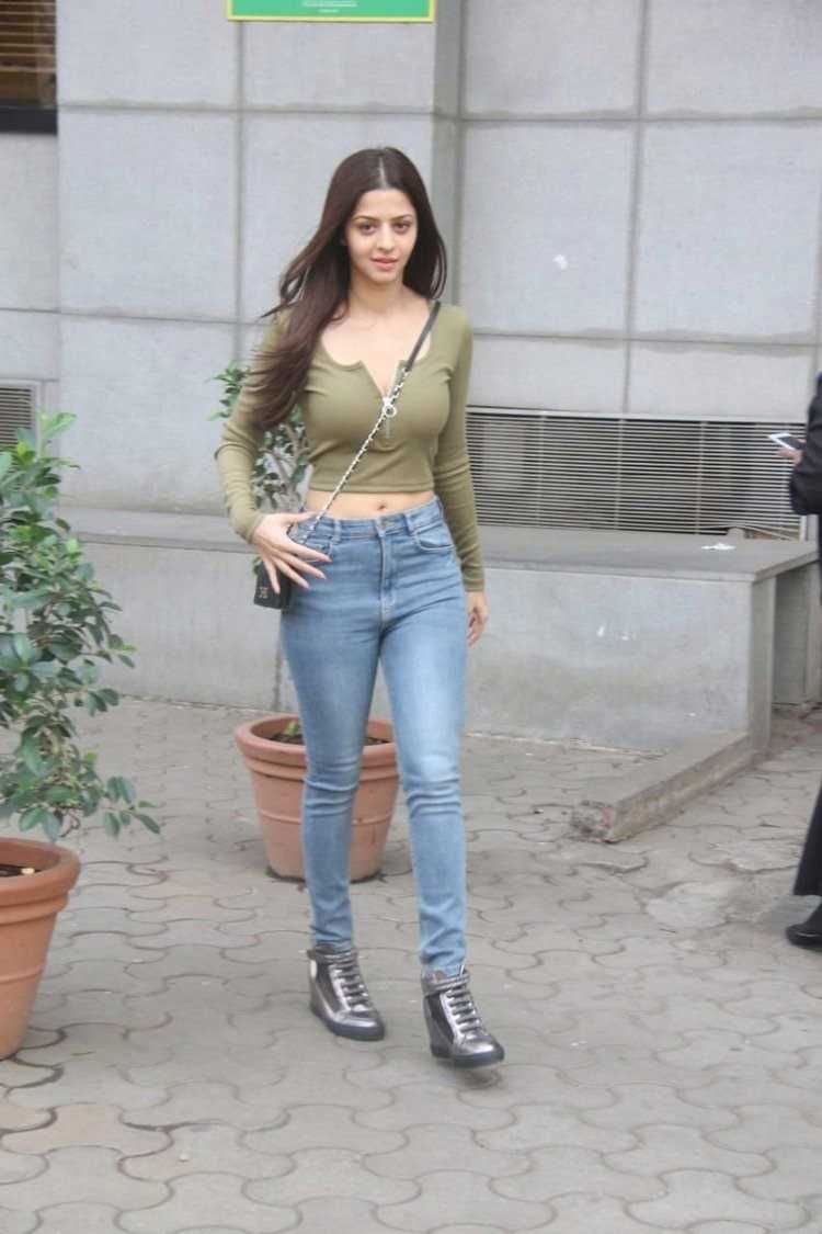 Vedhika Latest PhotoImages
