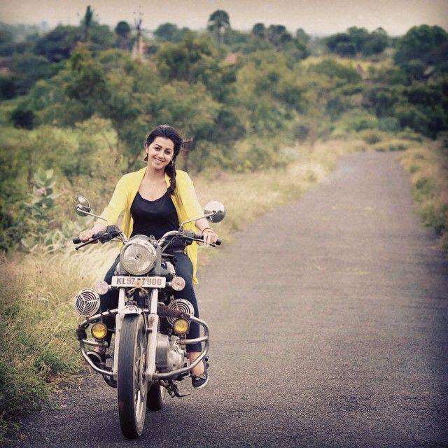 Very Hot And Spicy Images Of Indian Film Actress Nikki Galrani