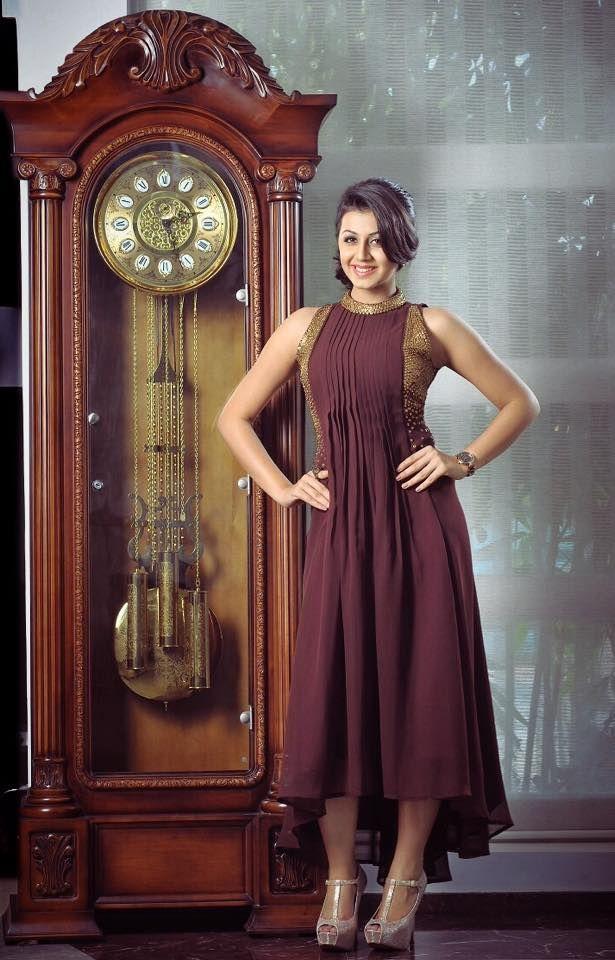 Very Hot And Spicy Images Of Indian Film Actress Nikki Galrani