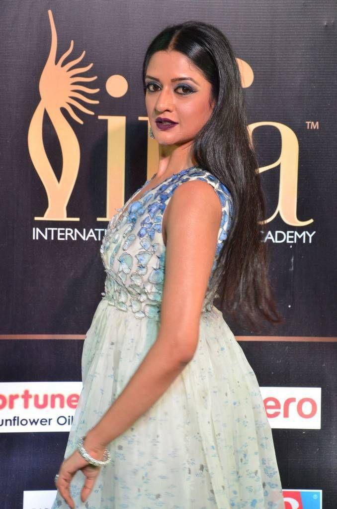 Vimala Raman Stills At IIFA Awards 2017