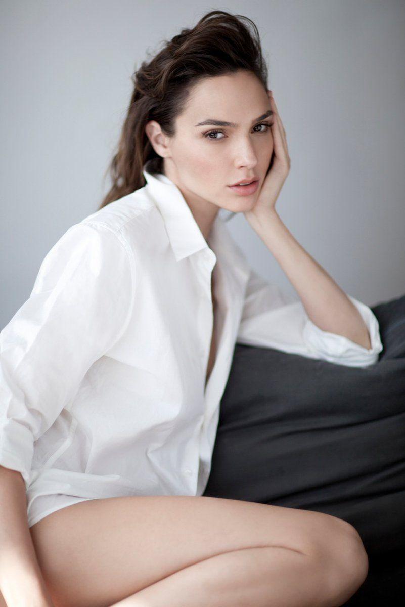 Wonder Woman Actress Gal Gadot Latest Unseen HOT Photos