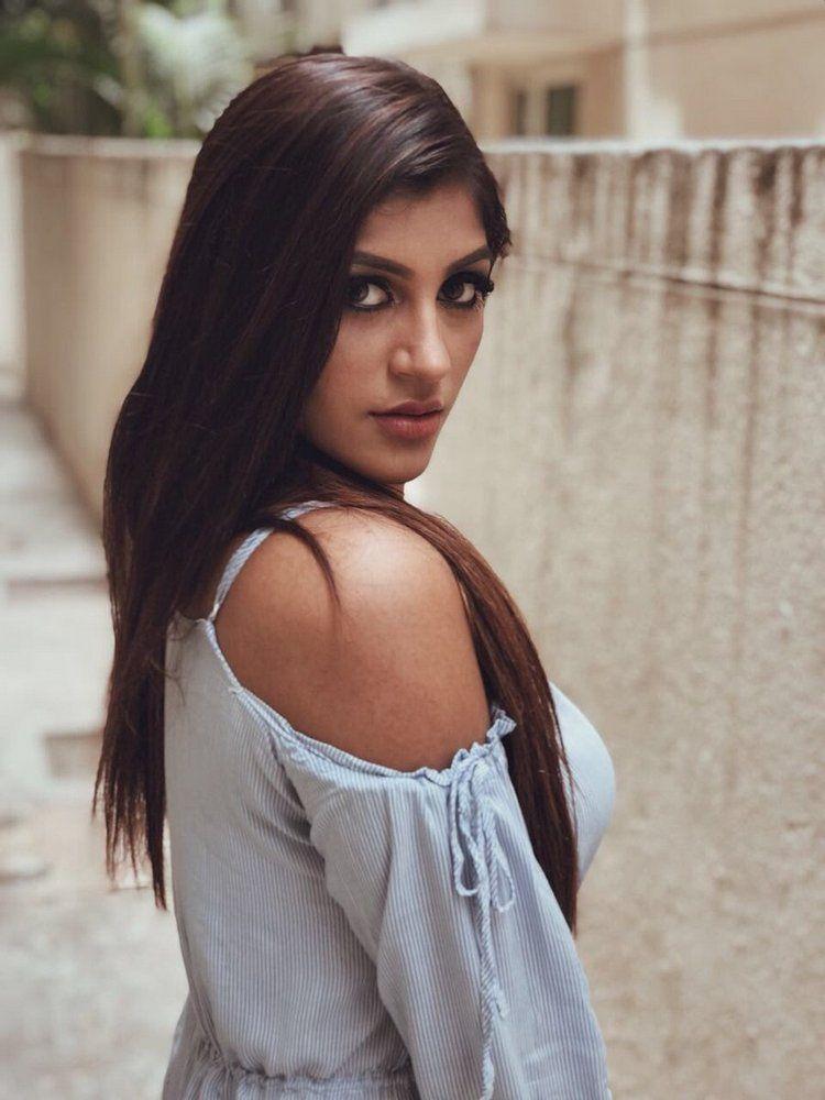 Yaashika Anand Latest Photoshoot Stills