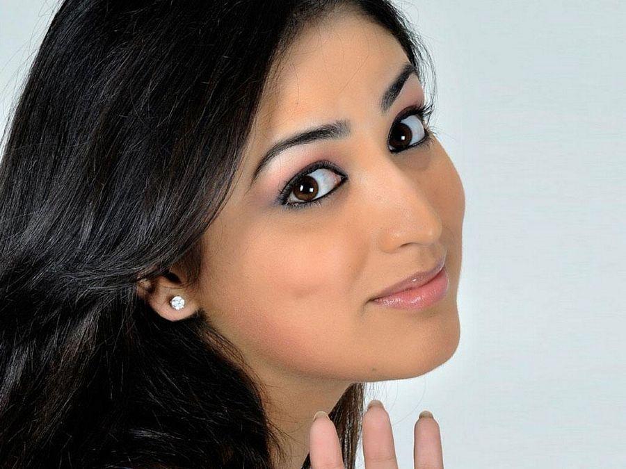Yami Gautam Stunning Beauty Latest Photos