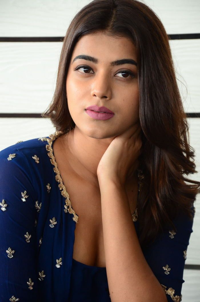 Yamini Bhaskar New Stills & Pics