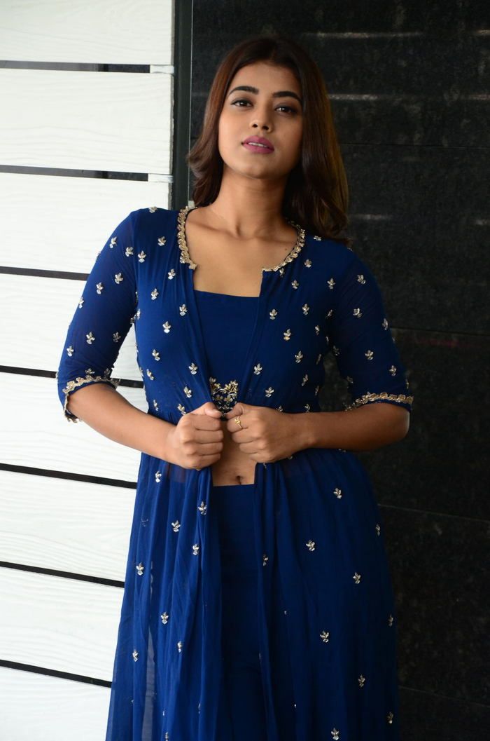 Yamini Bhaskar New Stills & Pics