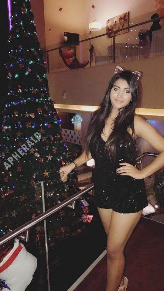 Young Actress PRIVATE NIGHT NEW YEAR PARTY fun Photos LEAKED!
