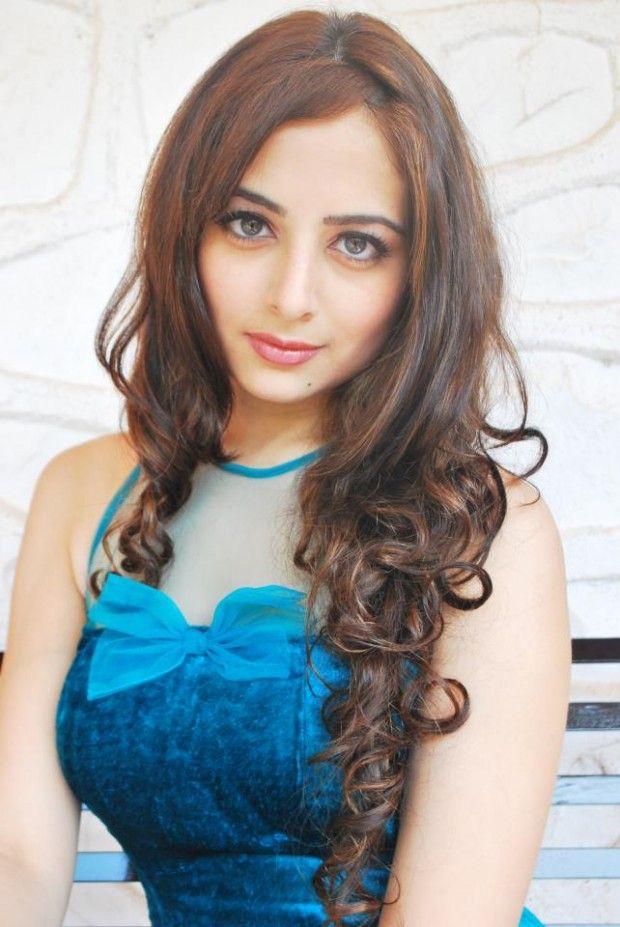 Zoya Afroz Beautiful Wallpapers HD