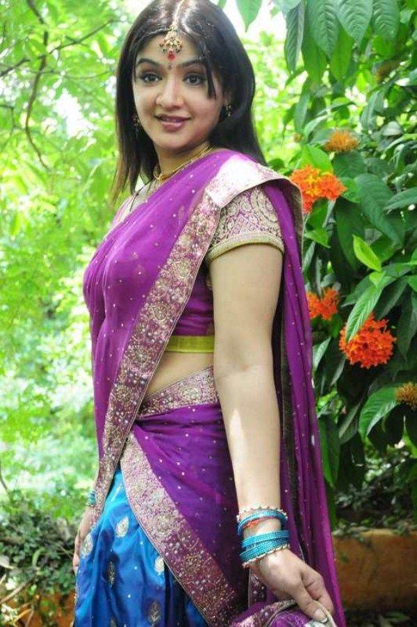 Aarthi Agarwal Saree Photos