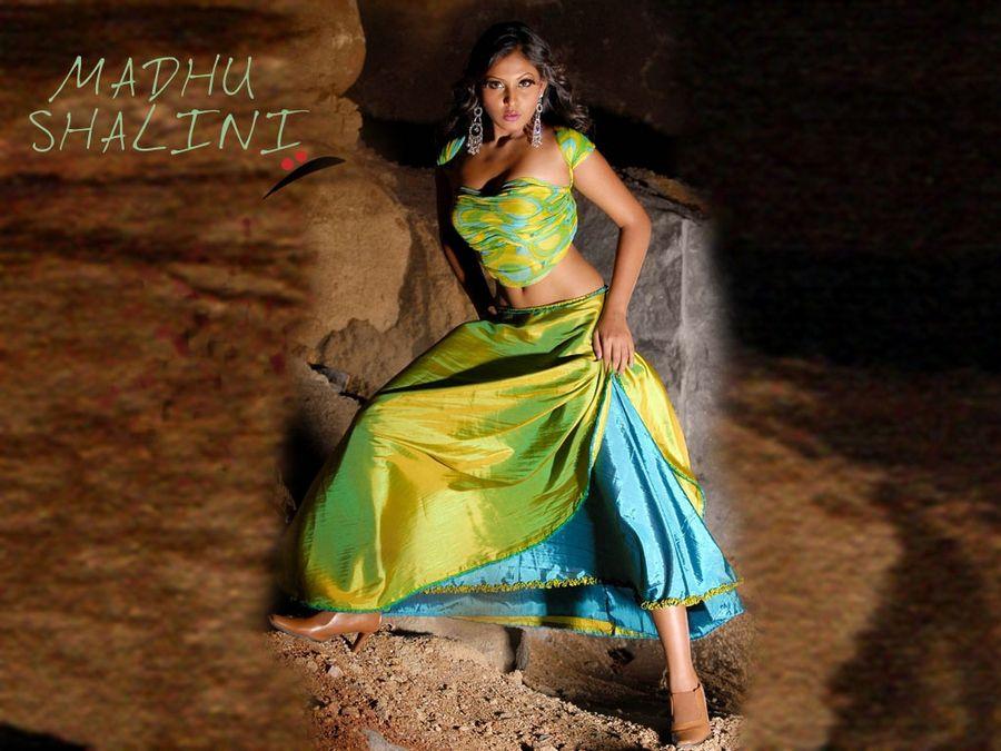 Actress Madhu Shalini Latest Close UP Wallpapers