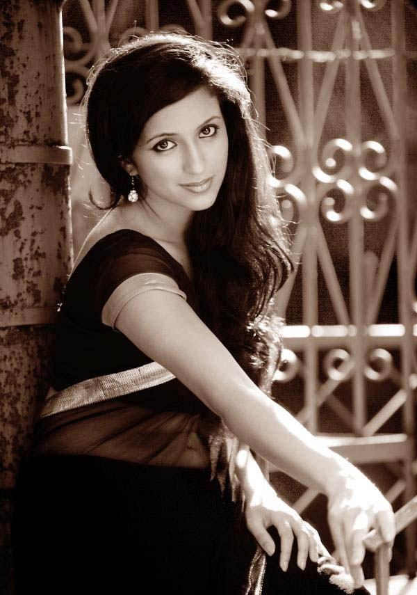 Actress Aasheeka Cute Photos