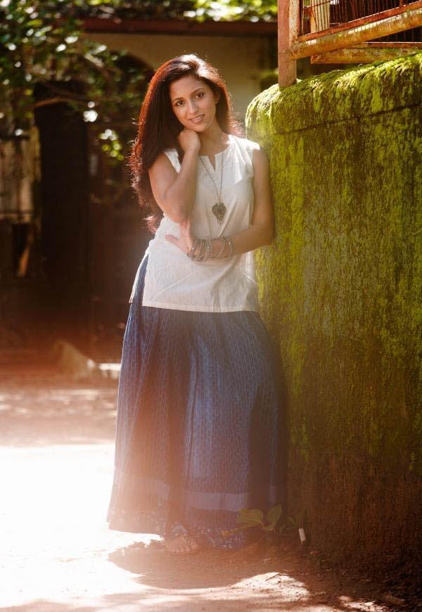 Actress Aasheeka Cute Photos