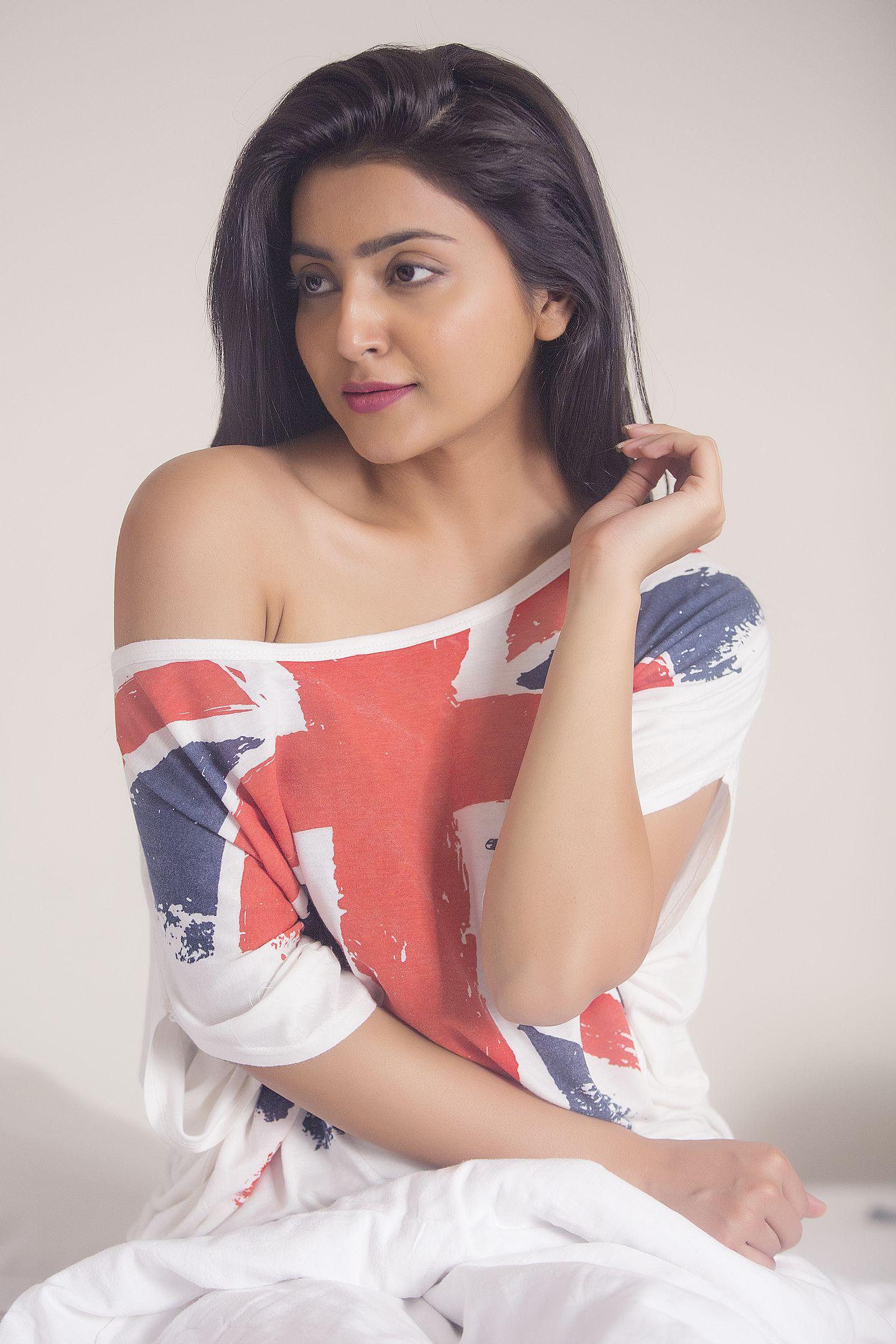 Actress Avantika Latest Pics