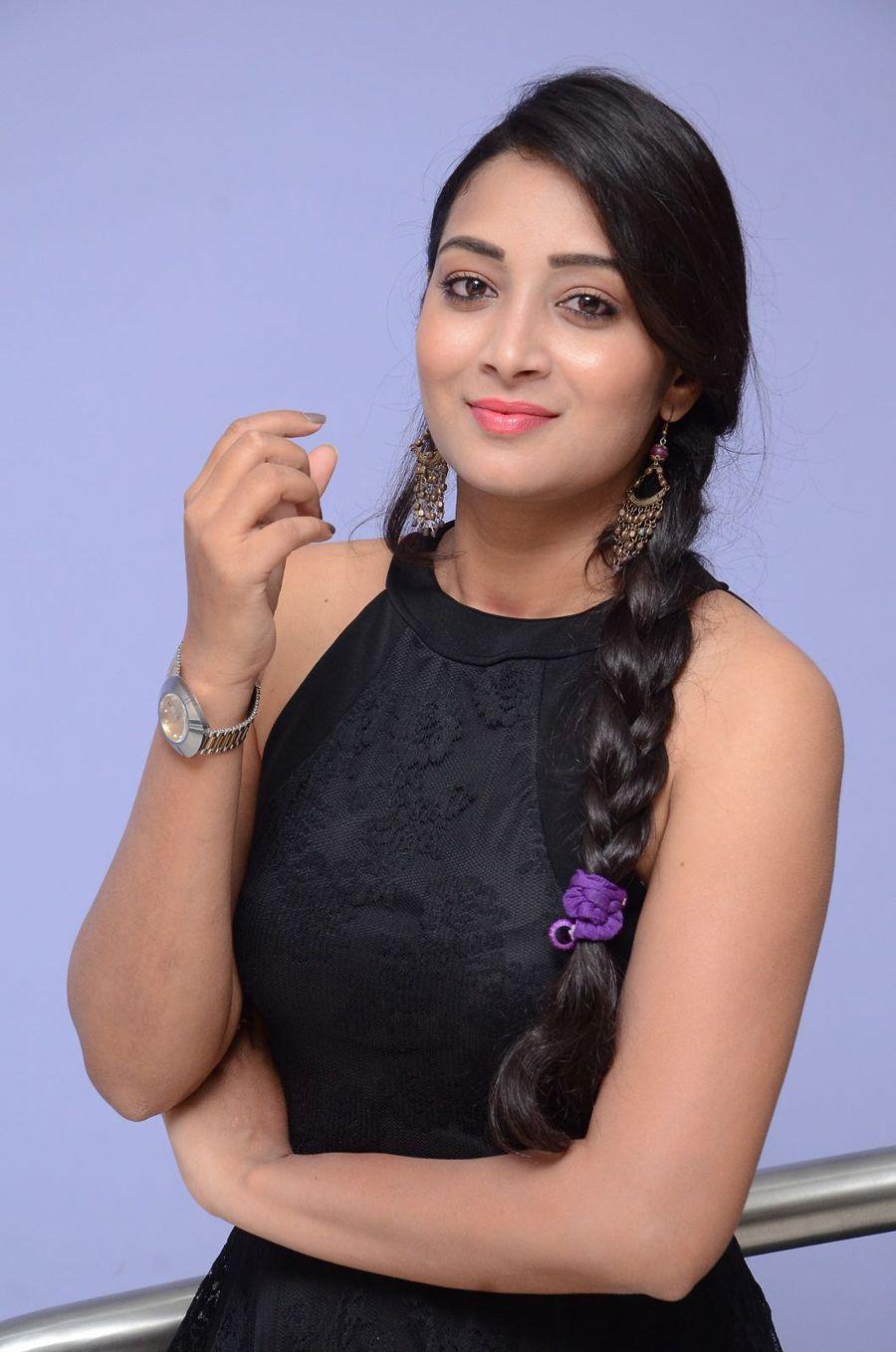 Actress Bhanu Sri Latest Pics