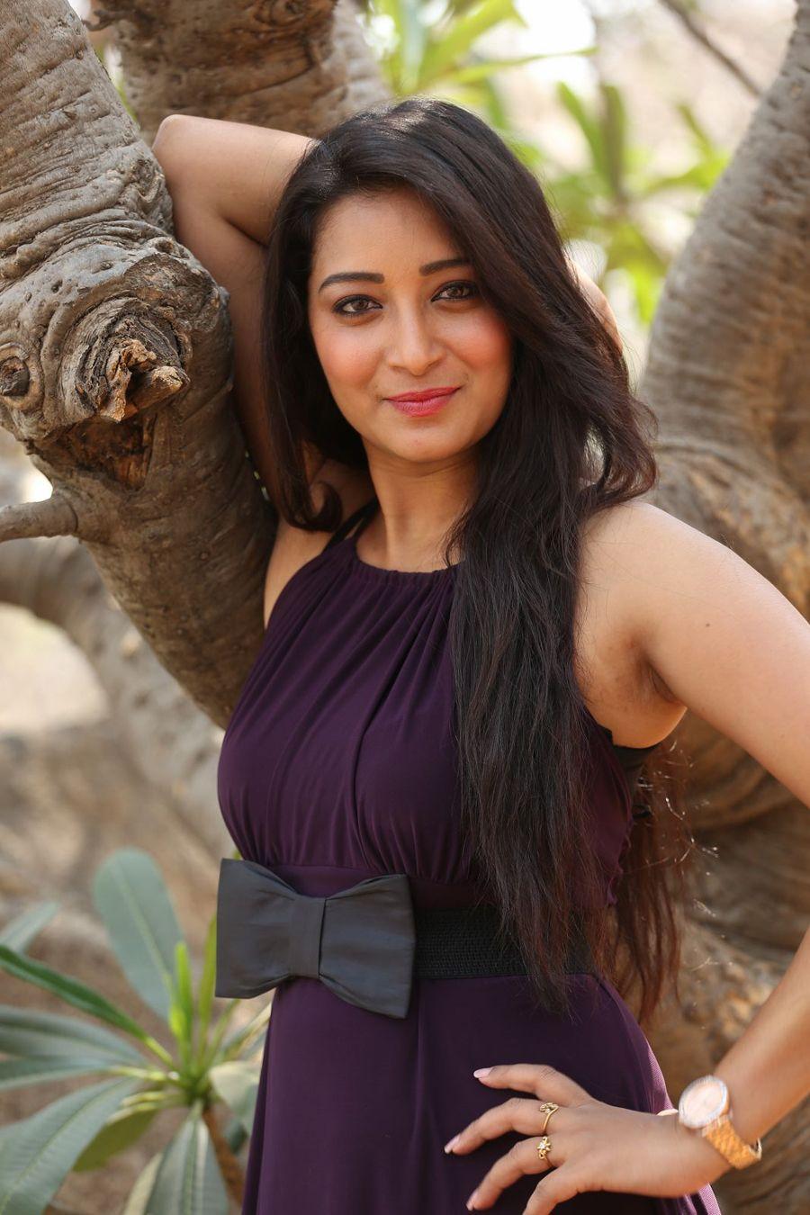 Actress Bhanu Sri Photos