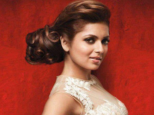 Actress Drashti Dhami HD All Photos And Wallpapers