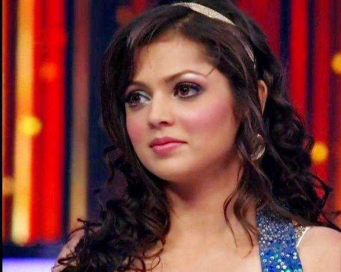 Actress Drashti Dhami HD All Photos And Wallpapers