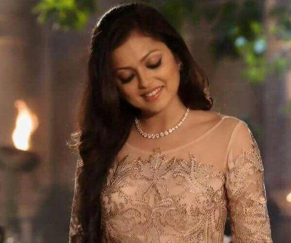 Actress Drashti Dhami HD All Photos And Wallpapers