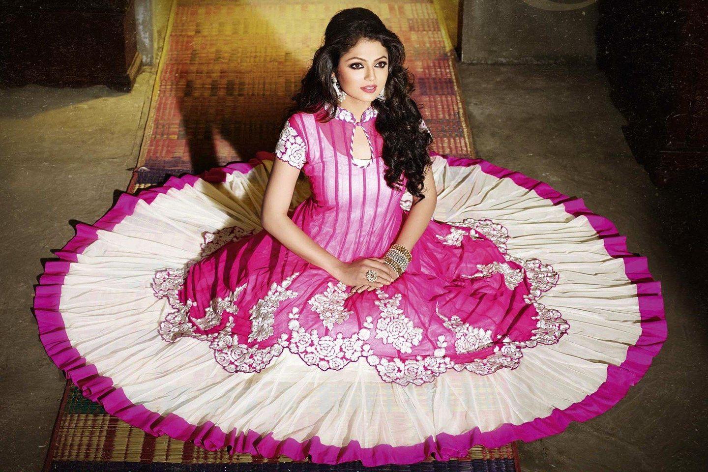 Actress Drashti Dhami HD All Photos And Wallpapers