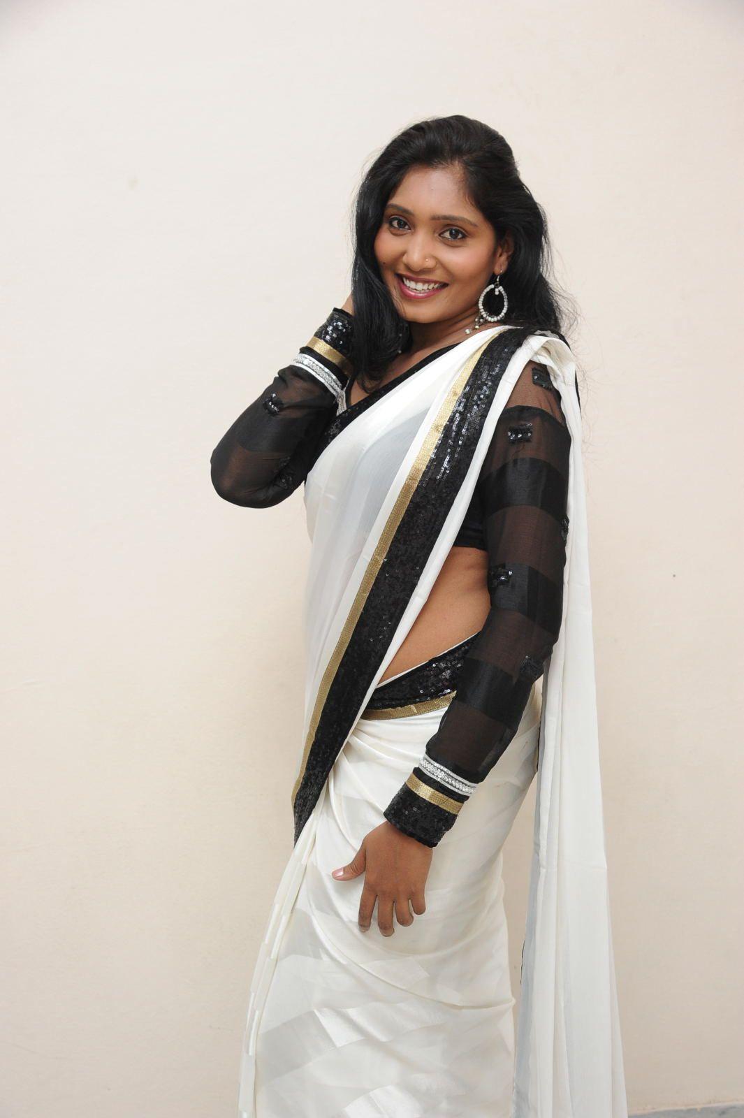 Actress Eesha Latest Pics