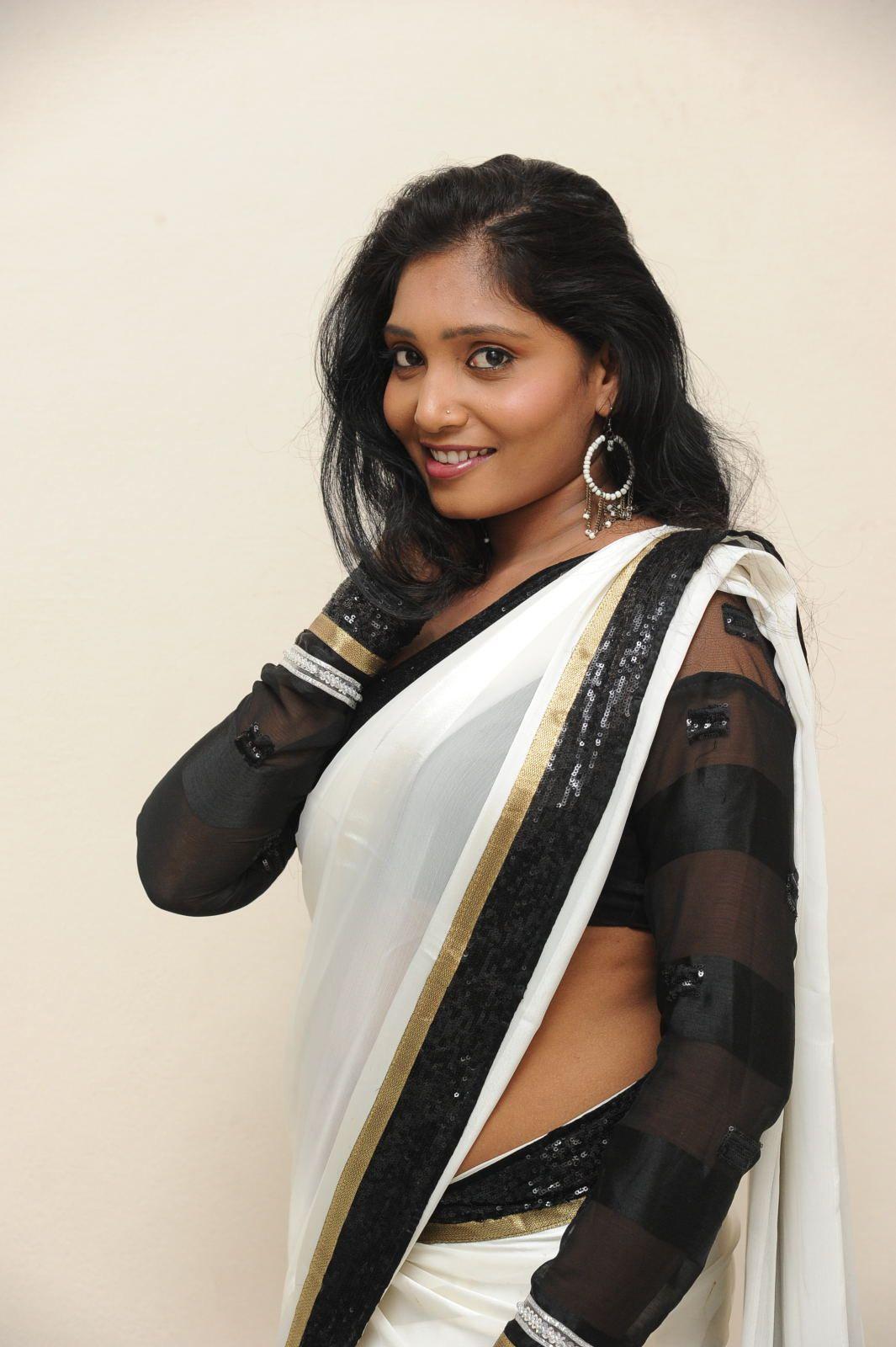 Actress Eesha Latest Pics