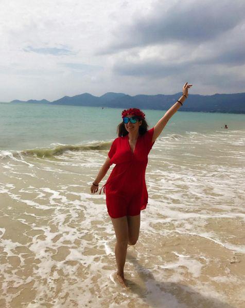 Actress Lakshmi Rai enjoying the holiday vacation in Beach Photos