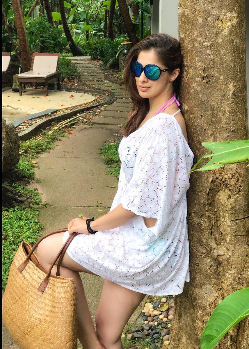 Actress Lakshmi Rai enjoying the holiday vacation in Beach Photos