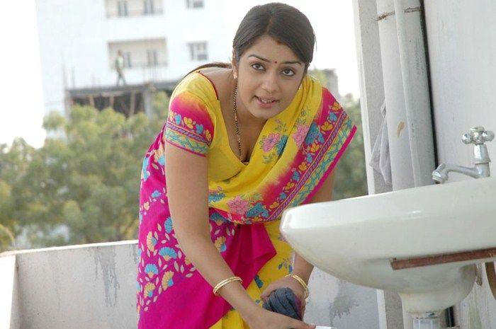 Actress Nikitha Thukral Hot Looking in Saree Photos