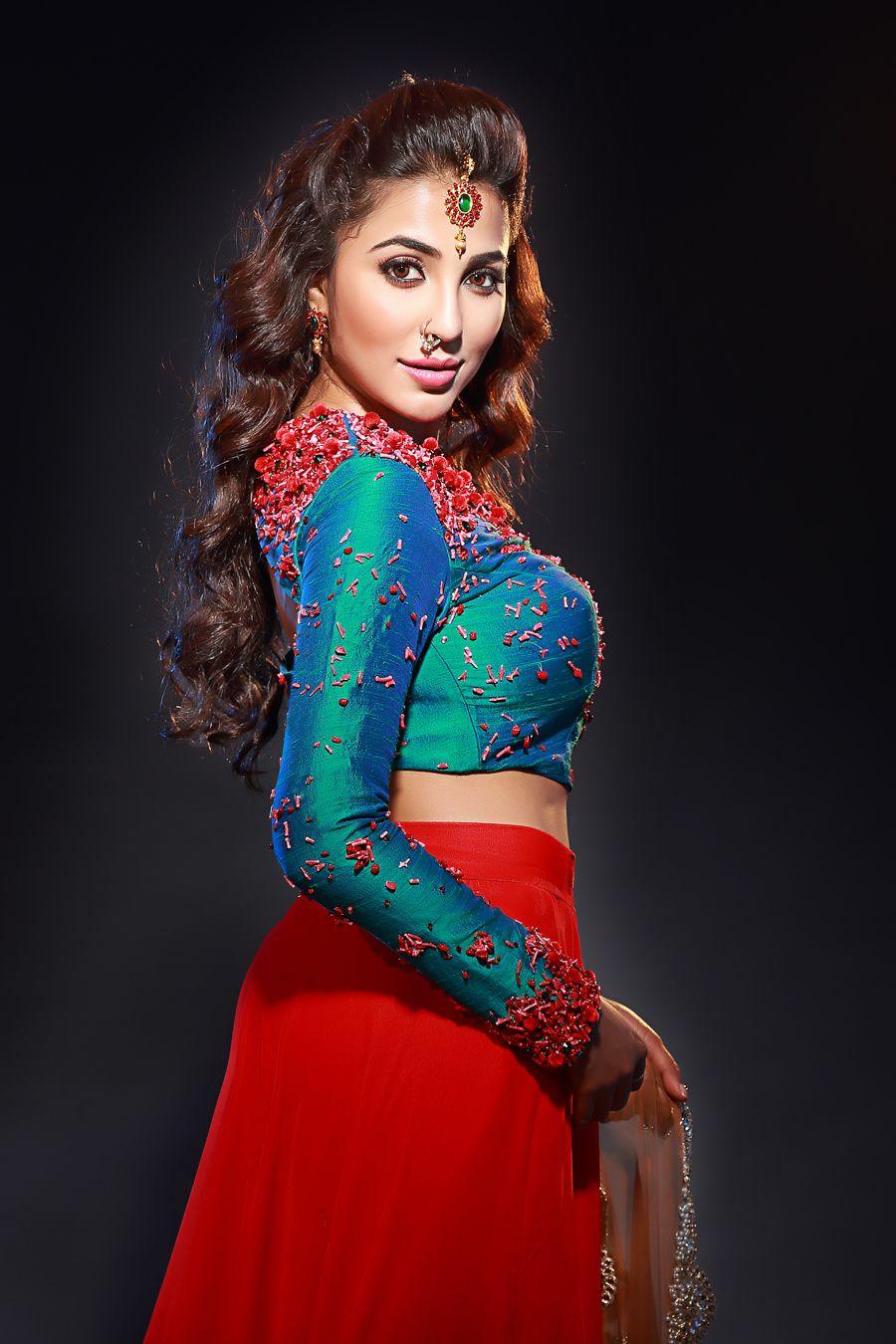 Actress Parvathy Nair Latest Stills