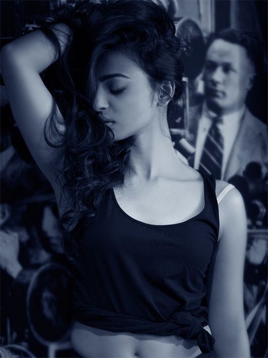 Actress Radhika Apte Latest Hot Photos