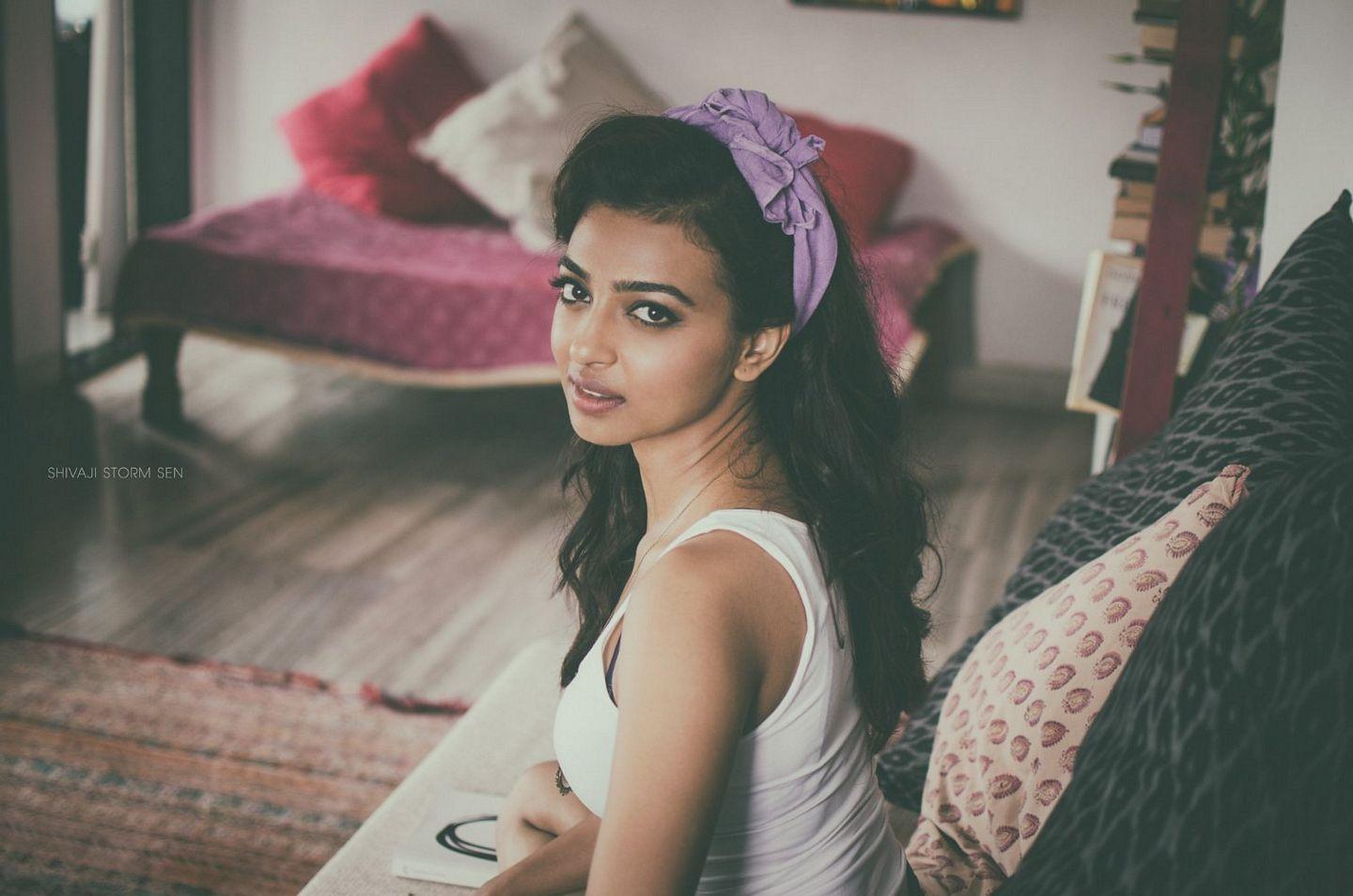 Actress Radhika Apte Sexy Pics