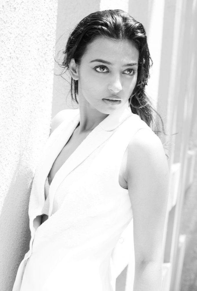 Actress Radhika Apte Sexy Pics