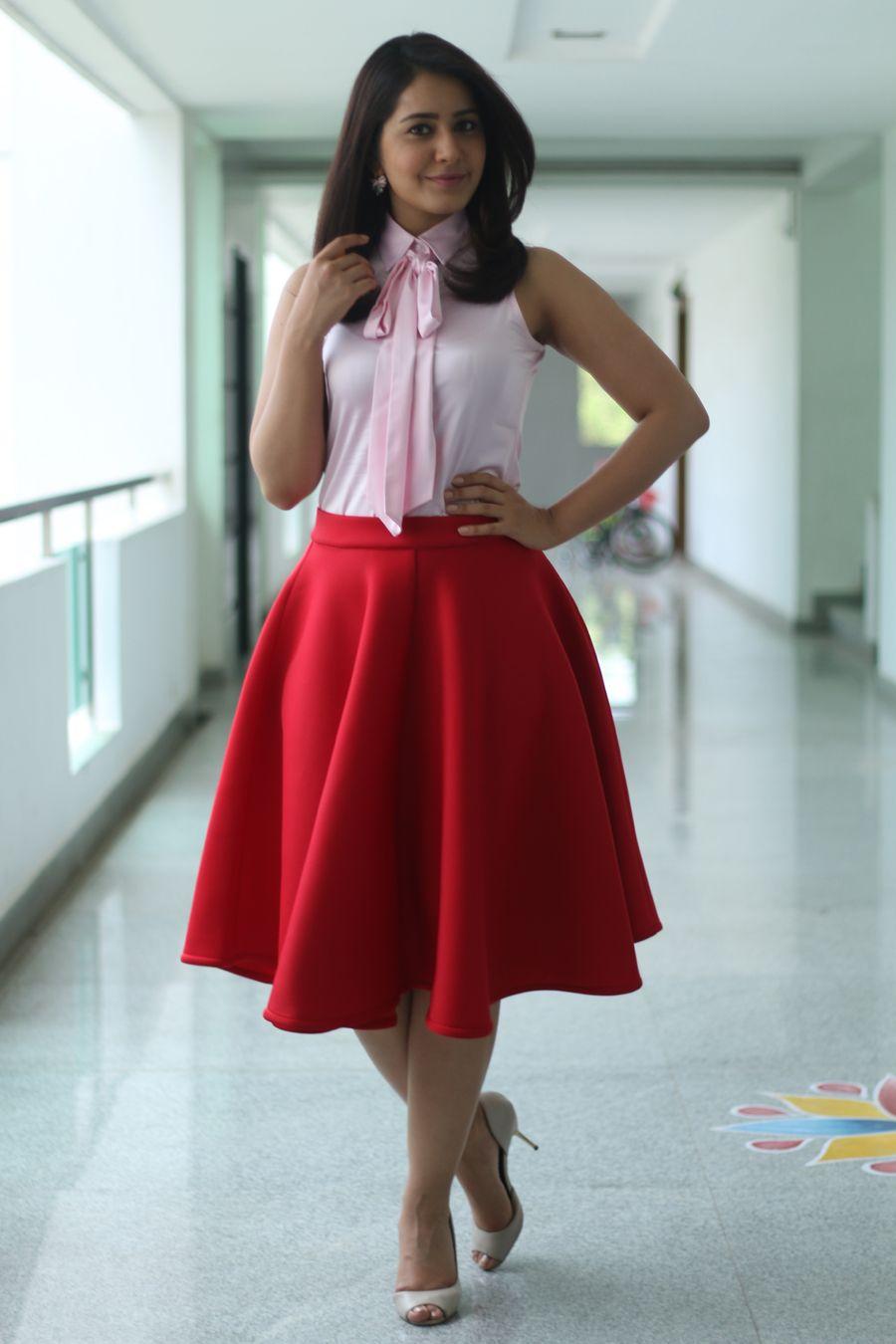 Actress Rashi Khanna Latest Photos