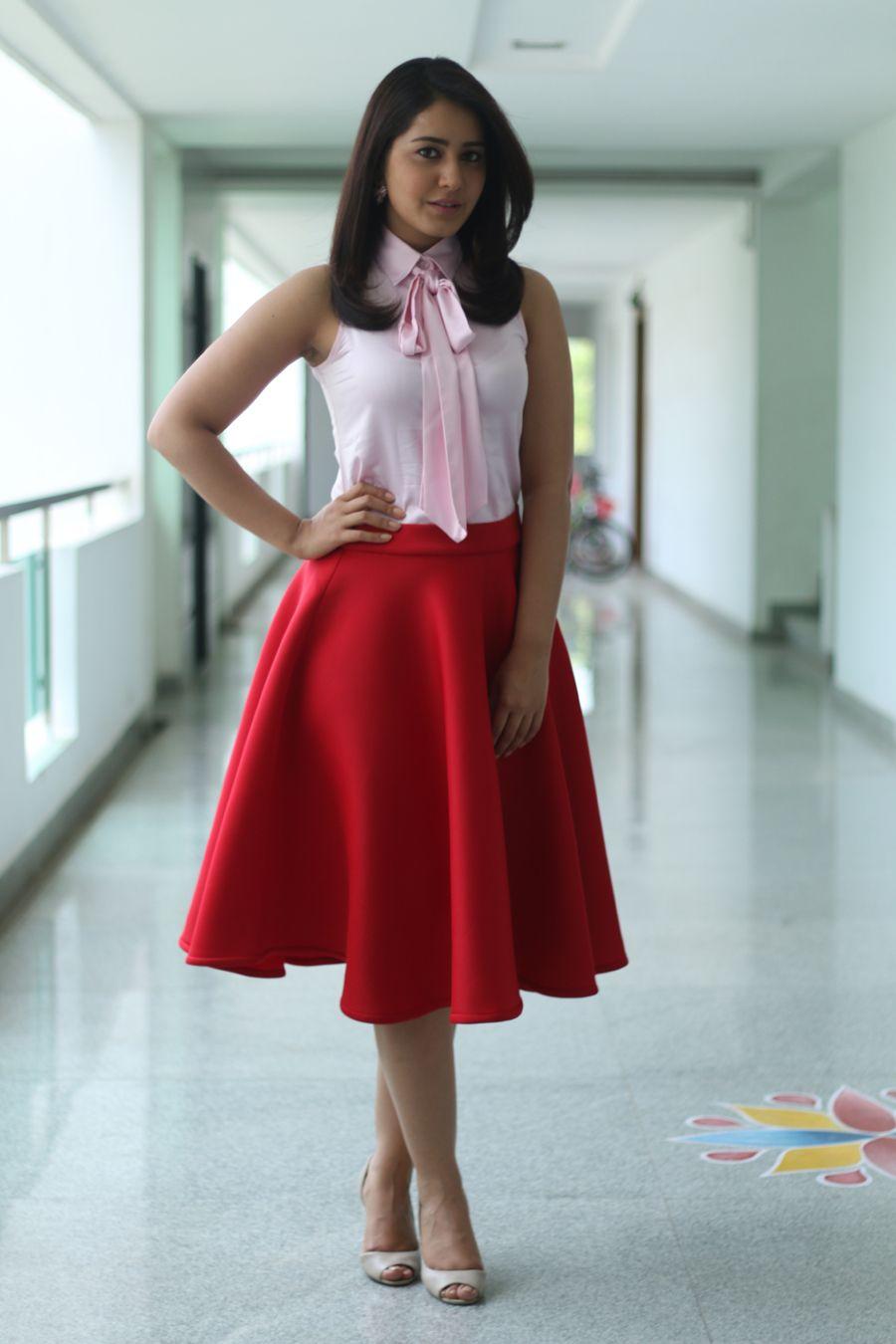 Actress Rashi Khanna Latest Photos