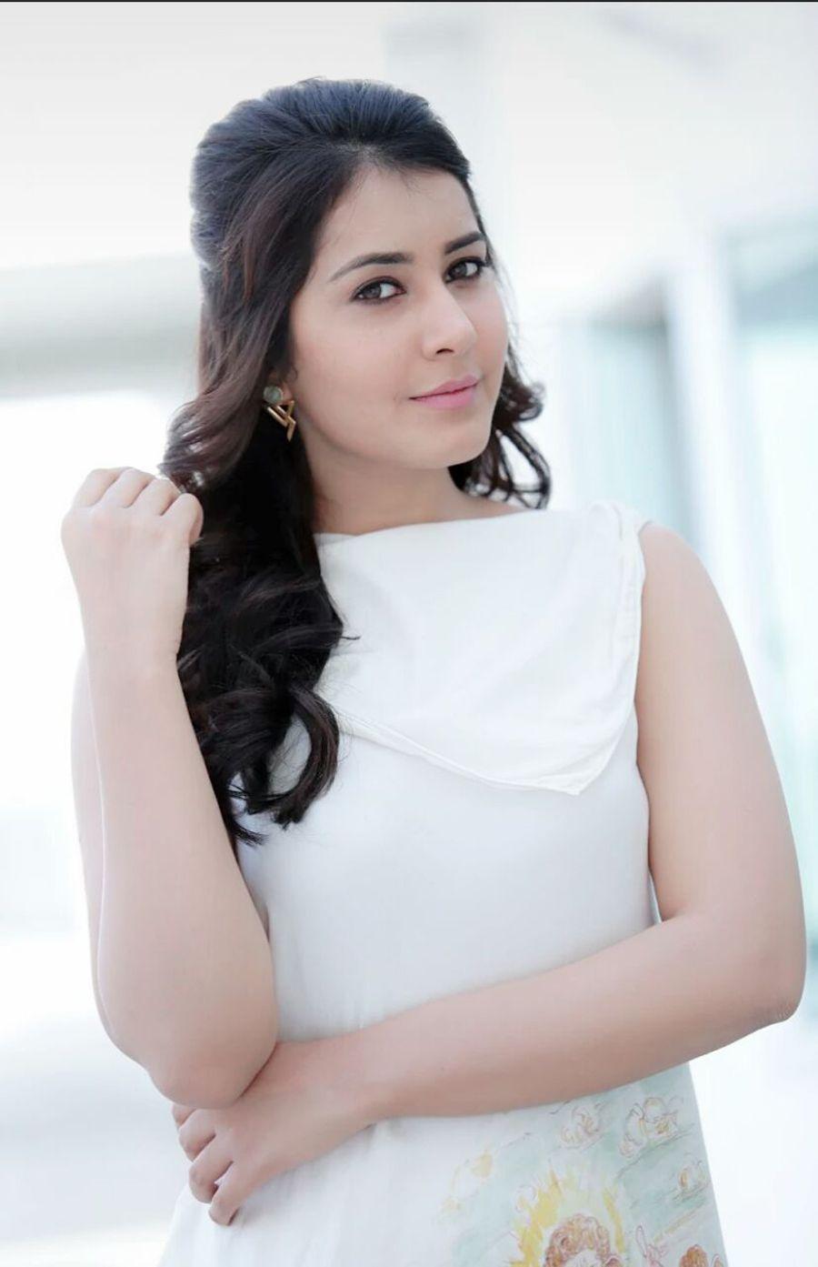 Actress Rashi Khanna Pics