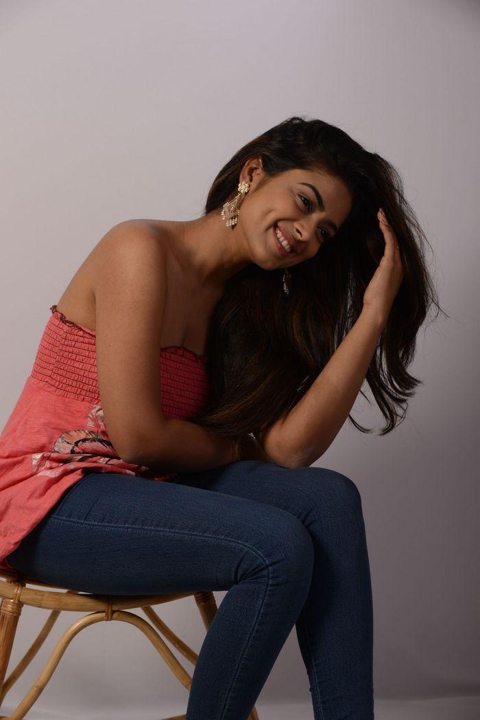 Actress Siddhi Idnani Latest Photo Stills