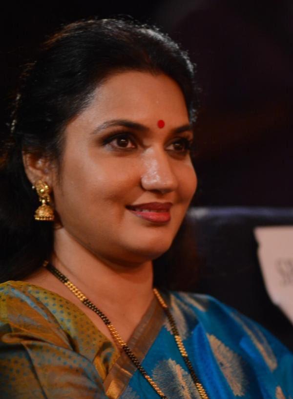 Actress Sukanya Photo Pics