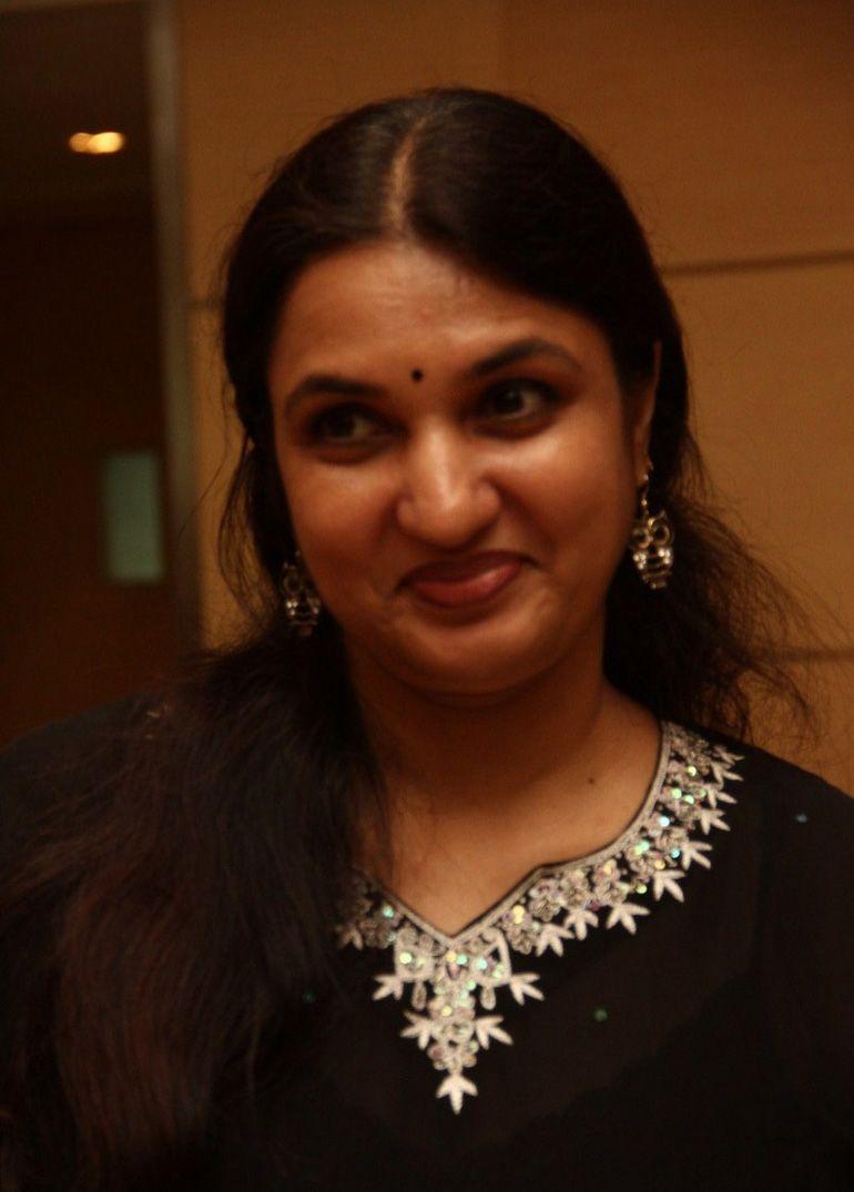 Actress Sukanya Photo Pics